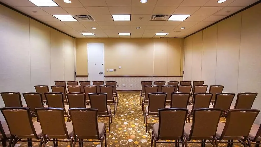 Embassy Suites By Hilton Tampa Airport Westshore 3*,