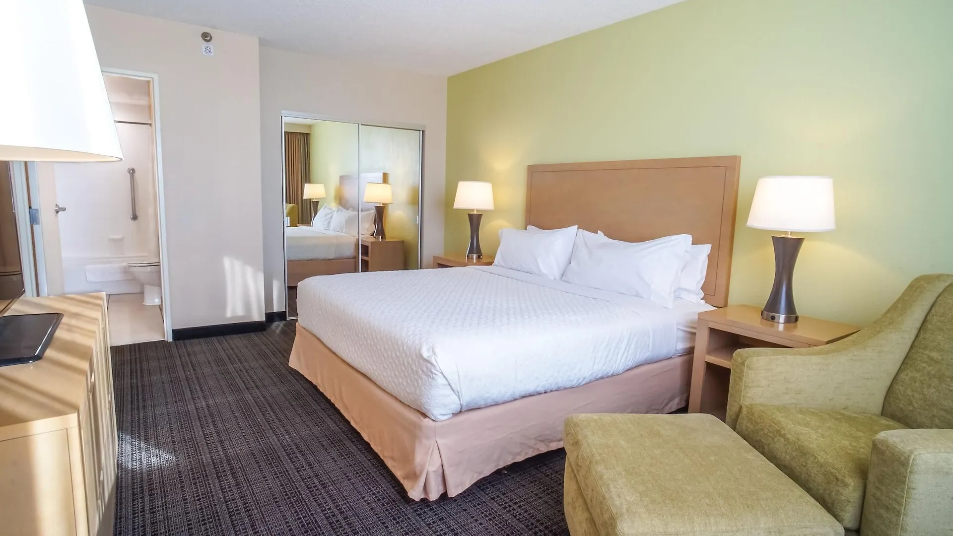 Hotel Embassy Suites By Hilton Tampa Airport Westshore