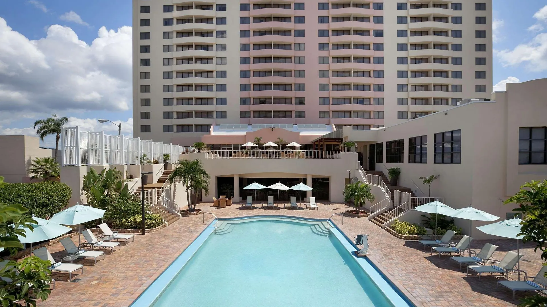 Hotel Embassy Suites By Hilton Tampa Airport Westshore