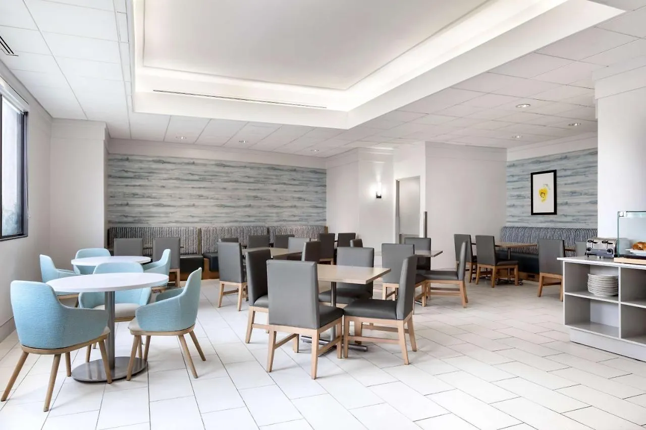 Hotel Embassy Suites By Hilton Tampa Airport Westshore