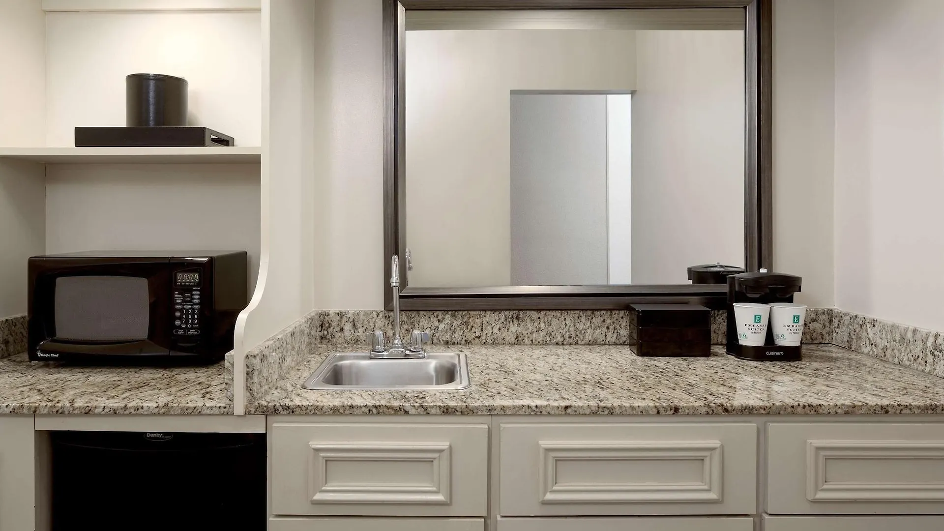 Hotel Embassy Suites By Hilton Tampa Airport Westshore