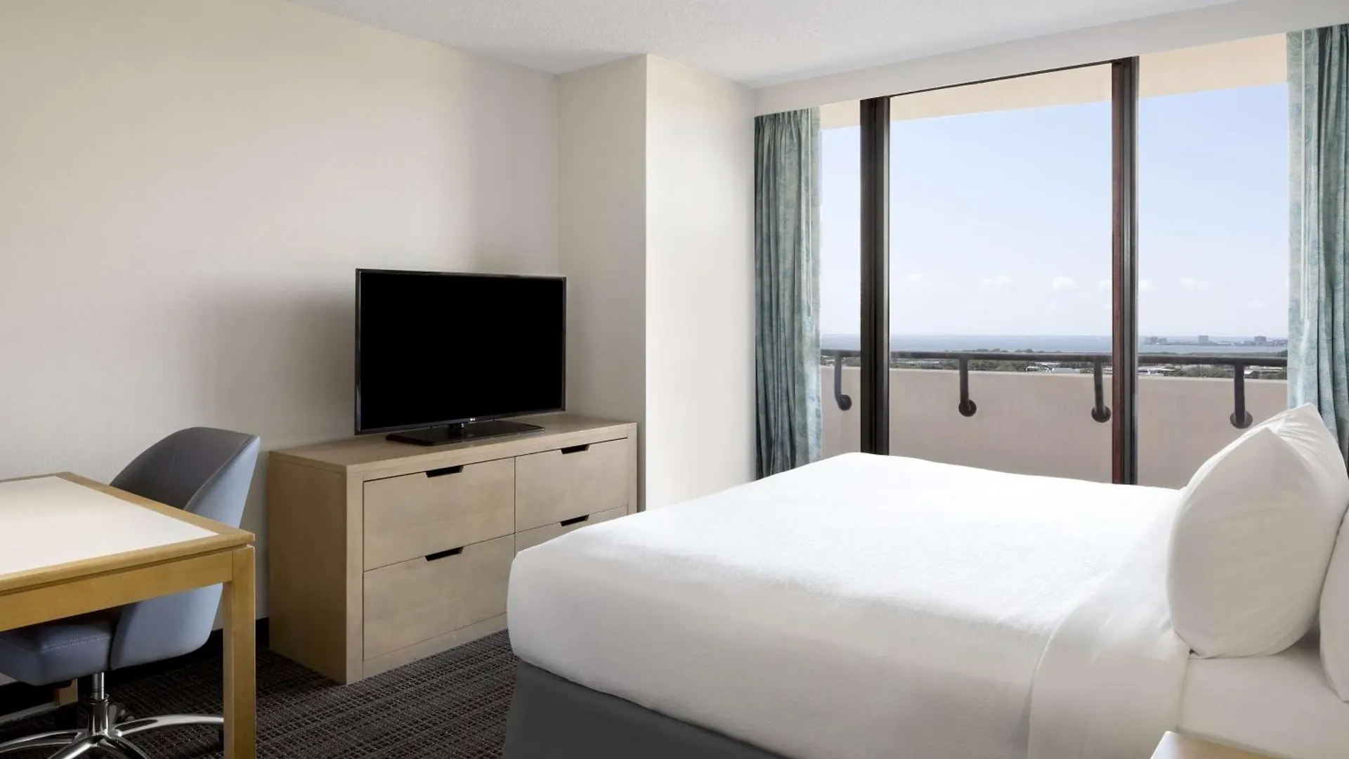 Embassy Suites By Hilton Tampa Airport Westshore